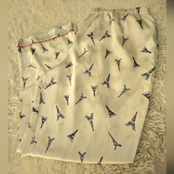 2pc White Satin Paris Eiffel Towers Theme Pajama Set - Picture 4 of 6